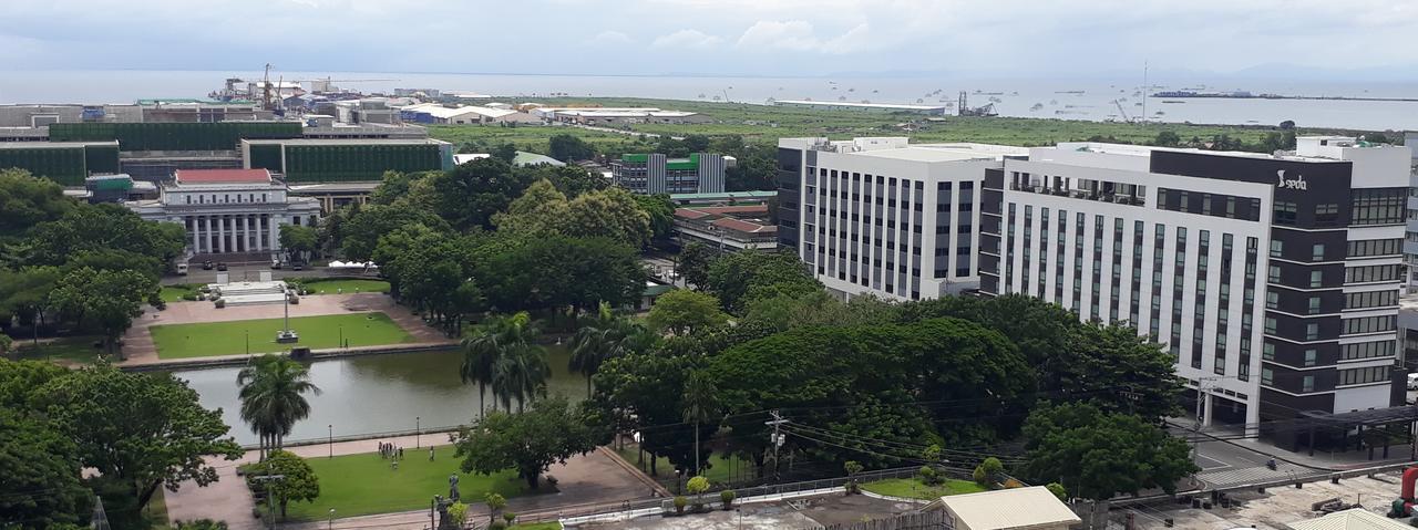 913Cityscape Located At City Center Bacolod Eksteriør billede