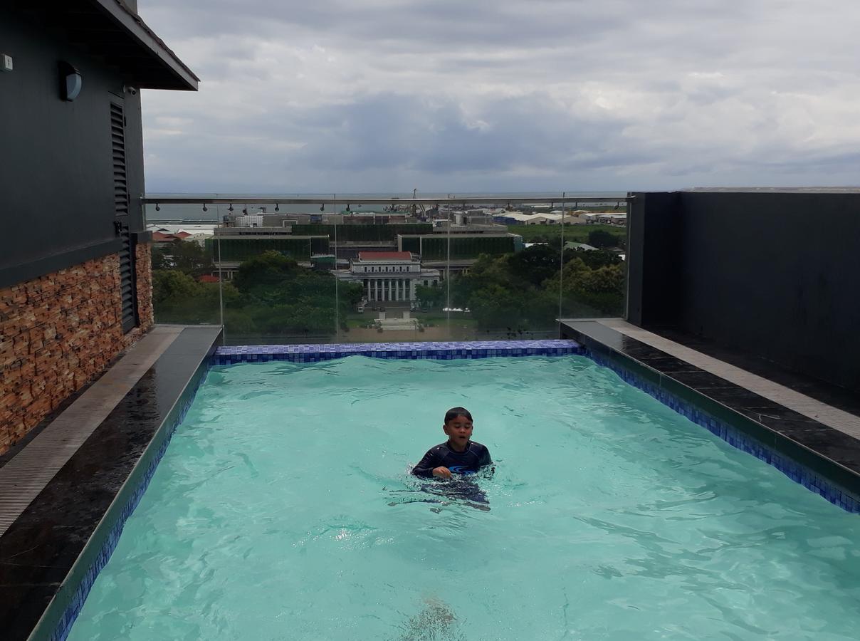 913Cityscape Located At City Center Bacolod Eksteriør billede